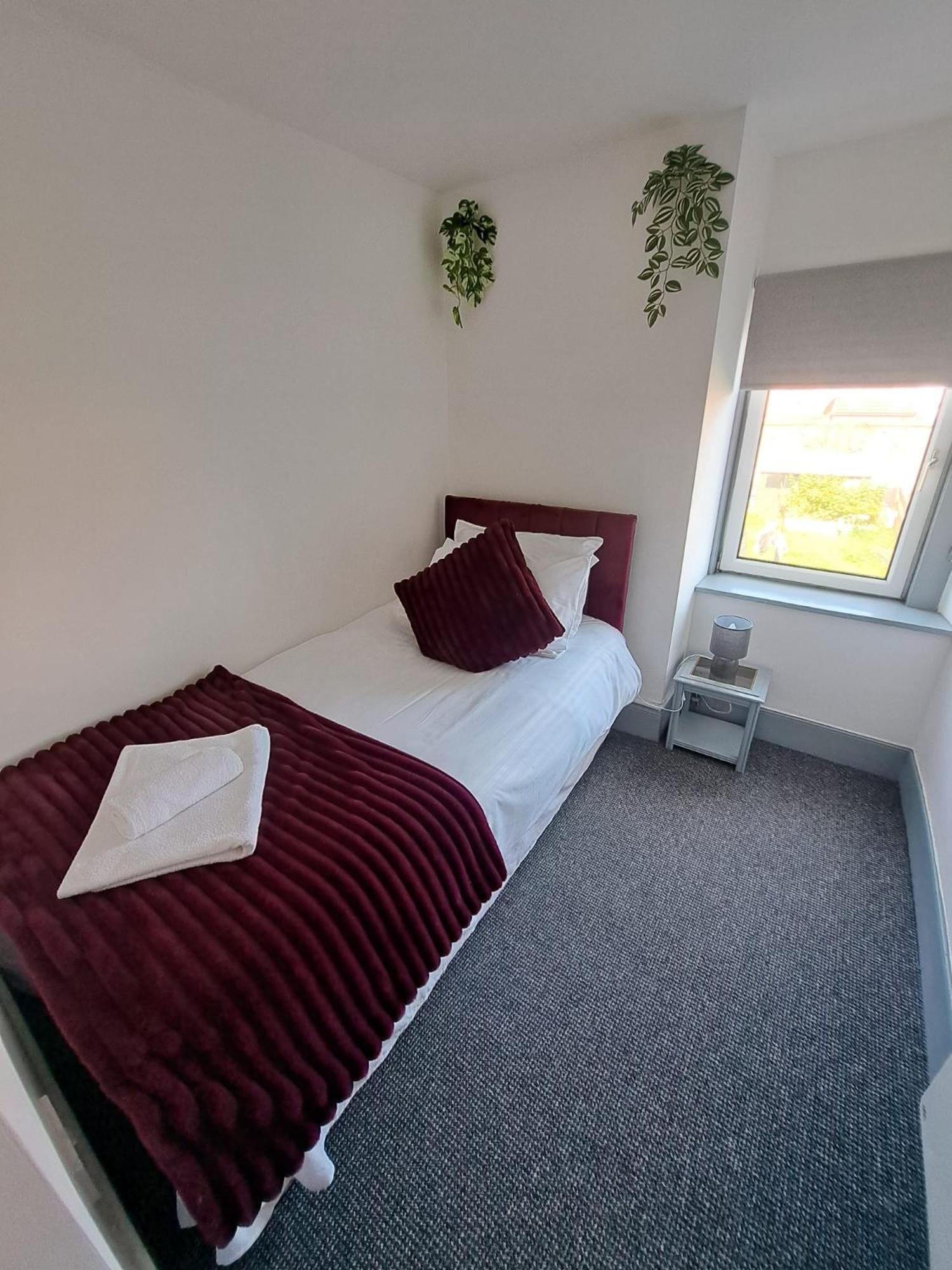 Dundee Football Stadium Apartment ภายนอก รูปภาพ