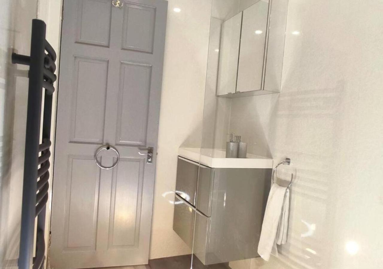 Dundee Football Stadium Apartment ภายนอก รูปภาพ
