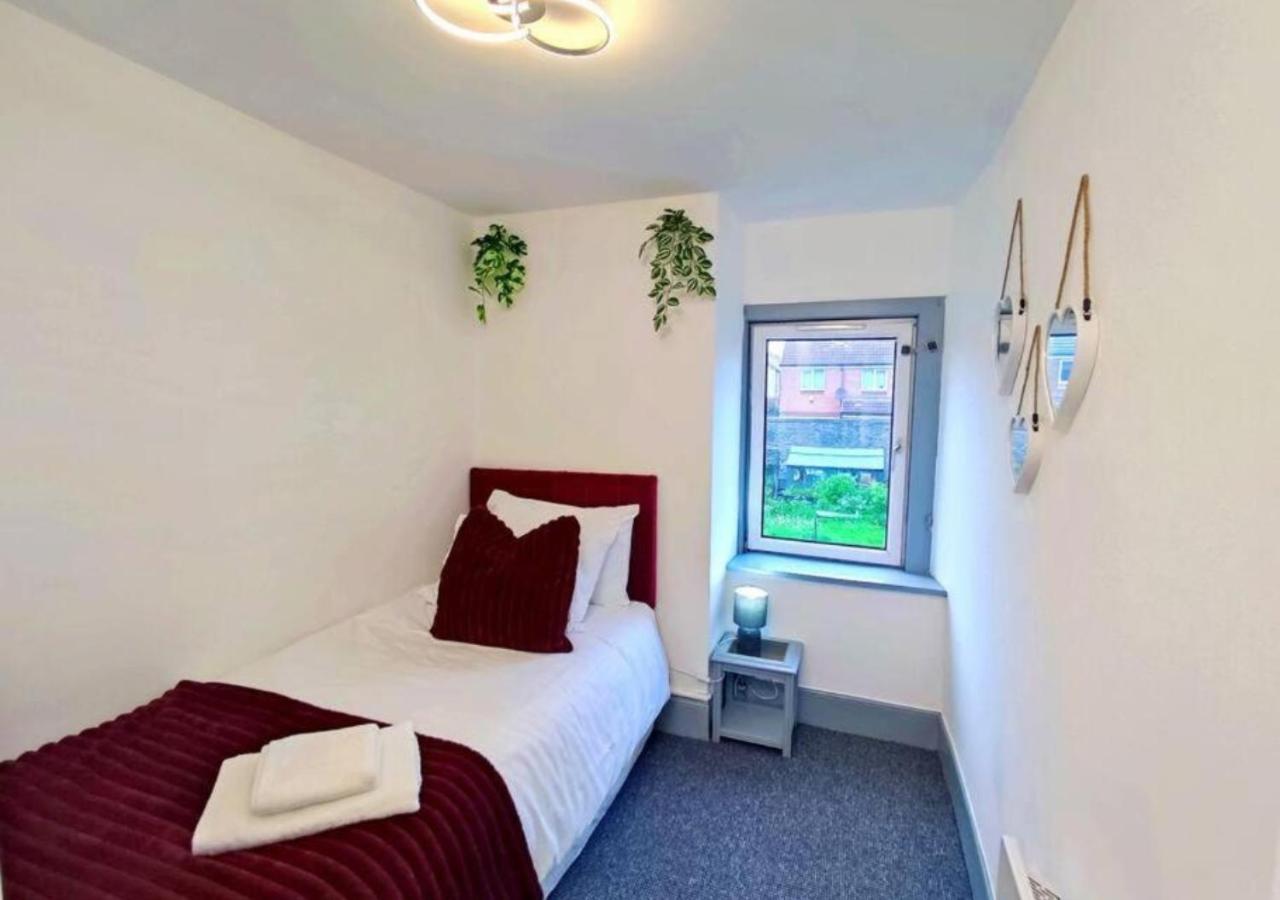 Dundee Football Stadium Apartment ภายนอก รูปภาพ