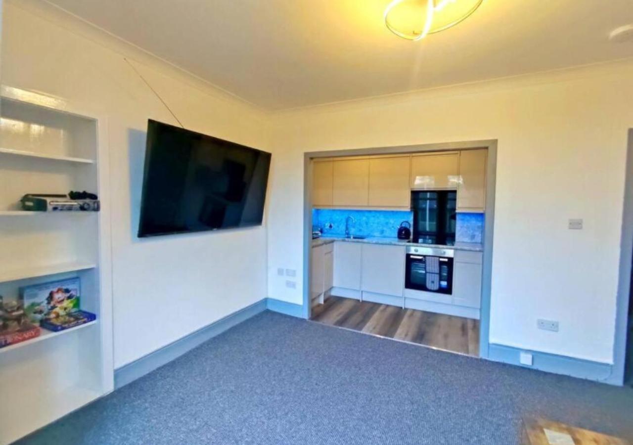 Dundee Football Stadium Apartment ภายนอก รูปภาพ